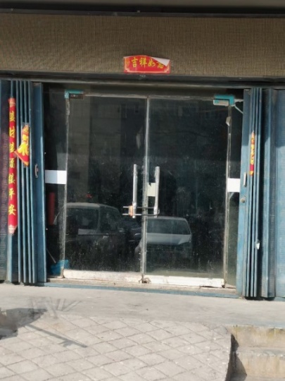 大來店社區東區南門門面房出租，上下兩層八十多平方
